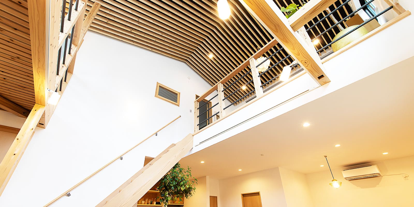 全部見せます!!【家ツアー】『漆黒ボディと大開放の家』その１